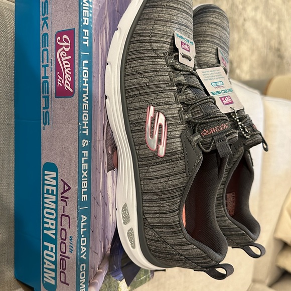 Women’s sketchers air cooled memory foam gray size 9 - Picture 4 of 11